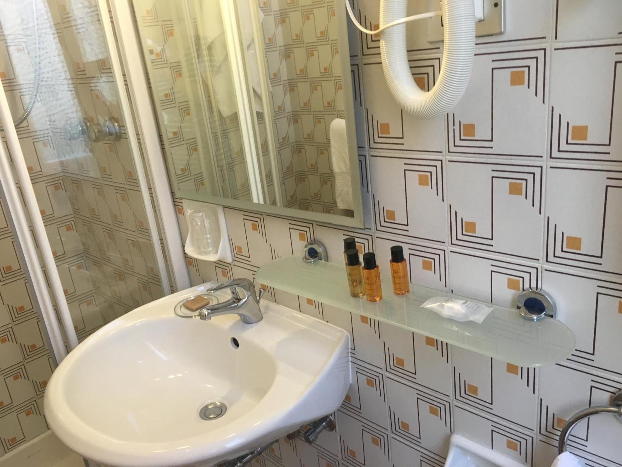 Hotel Liberty Sanremo Oda fotoğraf